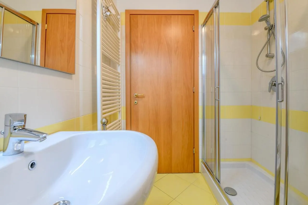 Sunshine Daire Toscolano Maderno İtalya